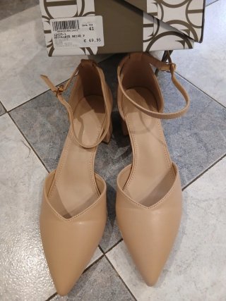 Zapatos de tacón beige talla 41