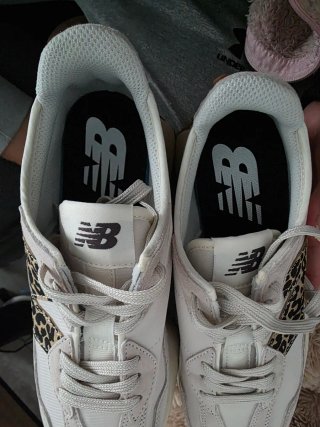 New Balance 327 Animal Print Beige