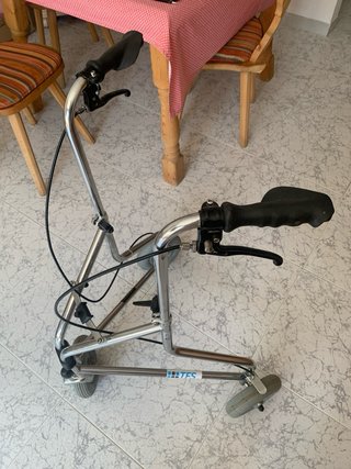 Andador Plegable con Ruedas