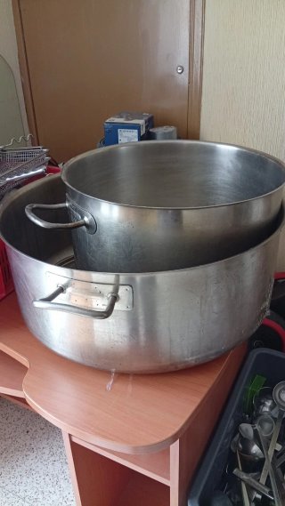 Olla industrial grande