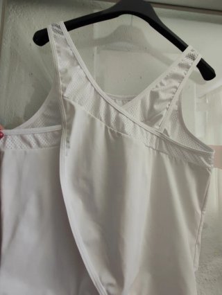 Camiseta deportiva blanca