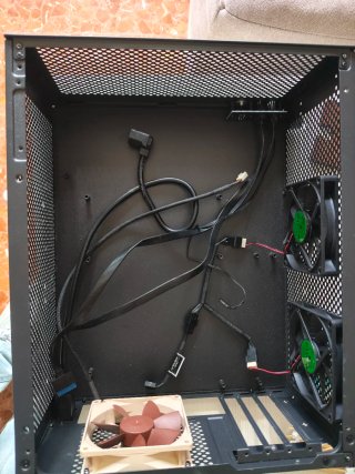 Torre PC Negra Vacía