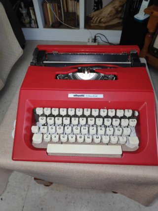 Máquina de escribir Olivetti