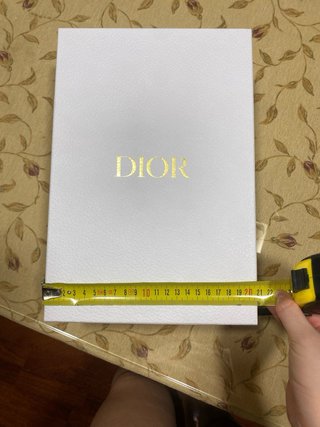 Cajas de regalo Dior y Chanel vacías