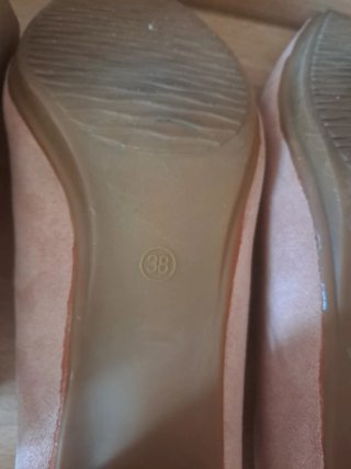 Zapatos de tacón rosa ante