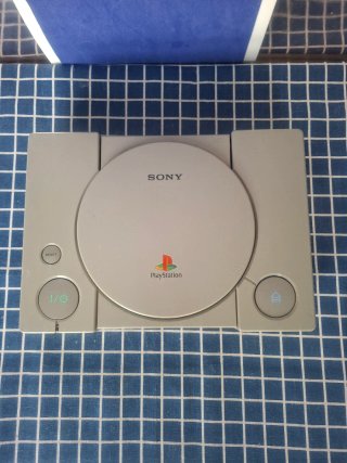 PLAYSTATION 1 ORIGINAL +MEGADRIVE