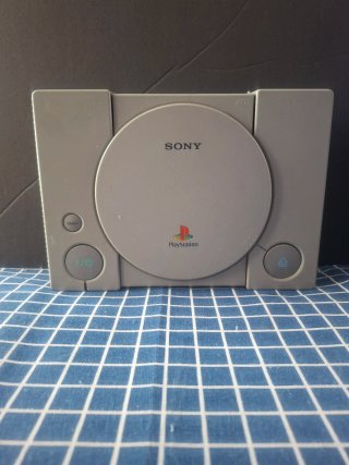 PLAYSTATION 1 ORIGINAL +MEGADRIVE