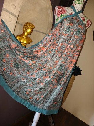 VESTIDO HALTER BORDADO ABALORIOS Y PEDRERÍA ZARA