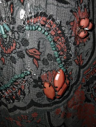 VESTIDO HALTER BORDADO ABALORIOS Y PEDRERÍA ZARA