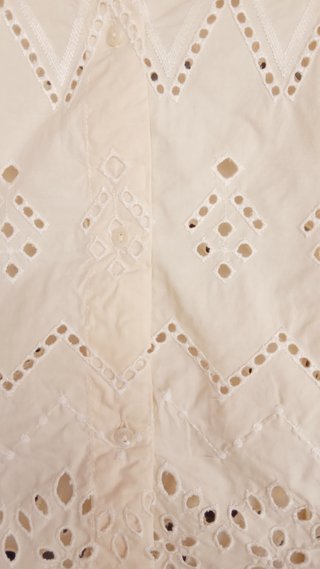 Camisa Zara bordada T.M. crema