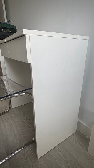 Tocador Blanco con Cajón Rojo Ikea