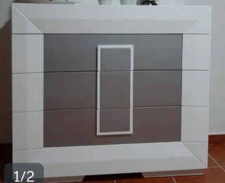 Cómoda moderna gris y blanca