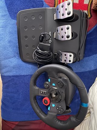 Volante Logitech G29 con Pedales