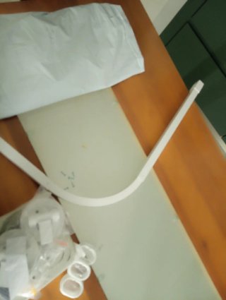 Cortina de baño beige/blanca