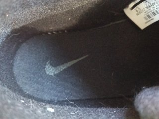 Jordan 4 Negro y Dorado