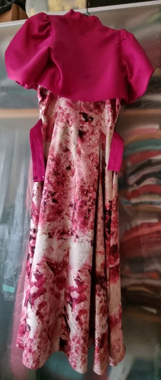 Vestido de fiesta rosa y multicolor