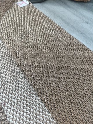 ÚLTIMA Unidad Alfombra 195 x 285  doble cenefa bei