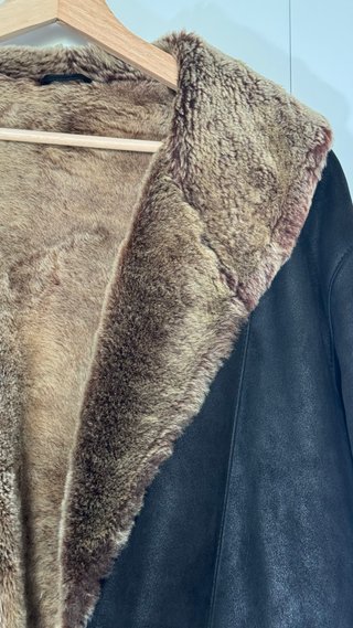 Abrigo largo de pelo sintético