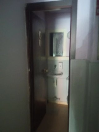 Se alquila local comercial, en Parla zona Reyes