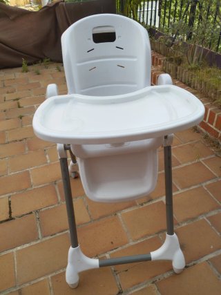 Trona infantil regulable con funda