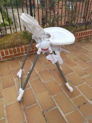 Trona infantil regulable con funda