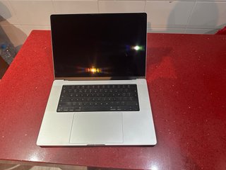 MacBook Pro 16 2021 M1 Pro Plata