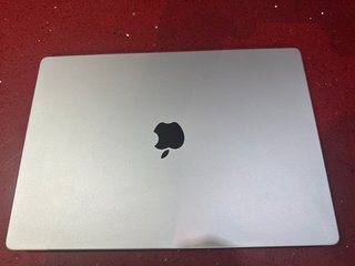 MacBook Pro 16 2021 M1 Pro Plata
