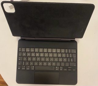 iPad Pro 11” (3ª Gen) + Magic Keyboard + Pencil