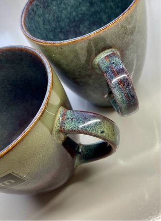 Tazas La Mediterránea verdes y moradas