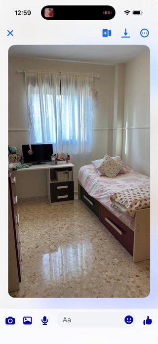 Son dos juegos de Cama nido juvenil en rosa y azul