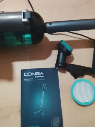 Aspiradora escoba azul y gris