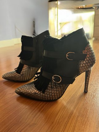 Botines Divine Follie Talla 39