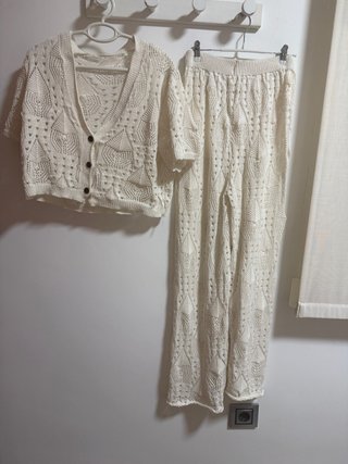 Conjunto crochet chaqueta y pantalón blanco
