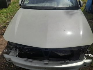 Capó Renault Laguna 2