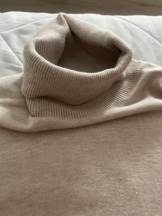 Jersey cuello vuelto alto beige