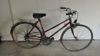 Bicicleta Vintage Amarilla, azul y granate