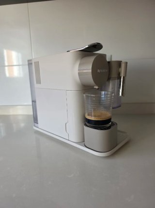 Nespresso De'Longhi Lattissima One EN500W