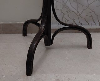 (9) Perchero de madera estilo Tonet