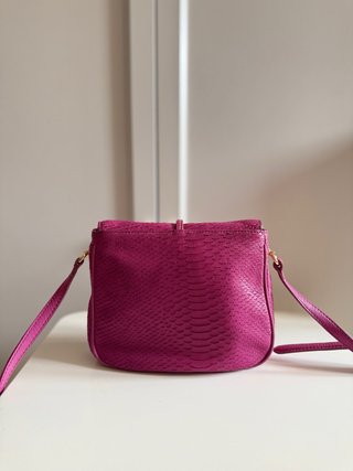 Bolso Uterqüe fucsia piel serpiente