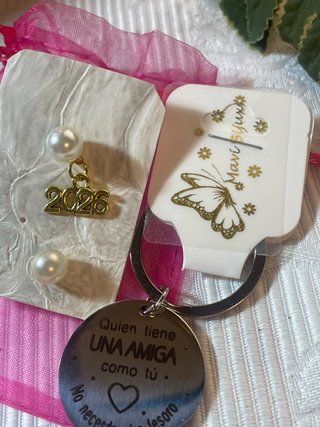 Llavero y pendientes  Amiga