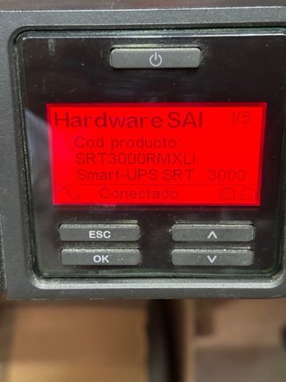SAI APC SRT3000RMXLI doble conversión (Batería KO)