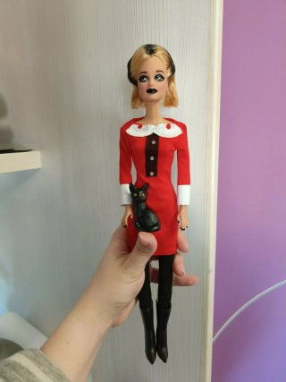 Muñeca Sabrina Spellman bruja disney barbie gato