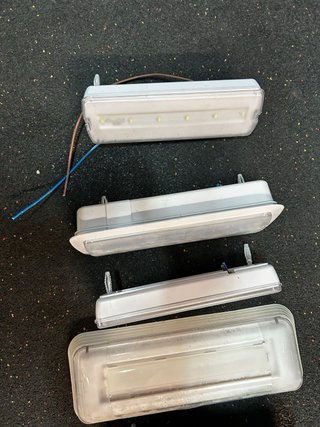 Luz de emergencia LED
