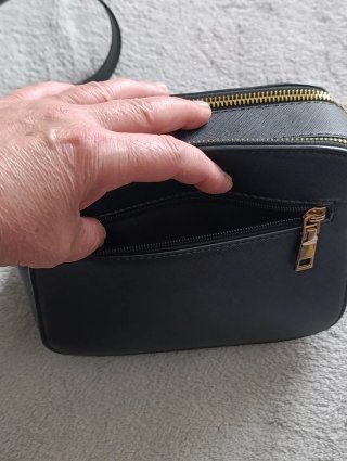 Bolso Bimba y Lola Piel Saffiano Negro