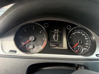 Volkswagen Passat 2011