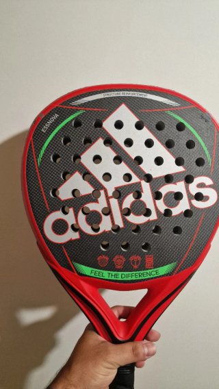 Pala de pádel Adidas Essnova