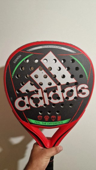Pala de pádel Adidas Essnova