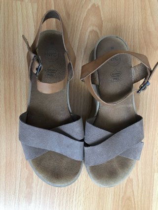 Sandalias de piel con plataforma