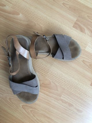 Sandalias de piel con plataforma