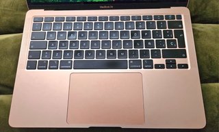 MacBook Air 2020 | i5 Quad-Core | 256GB SSD |